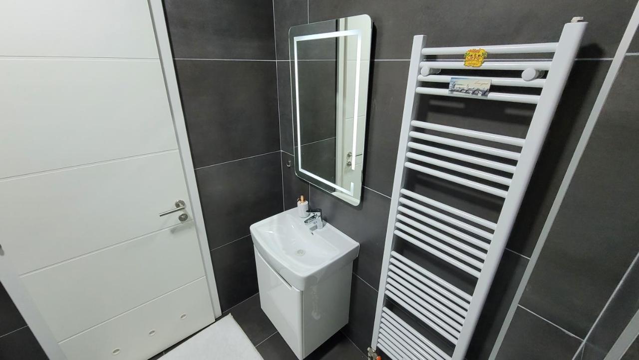 Studio Apartment Lora Lux Sarajevo Exterior photo